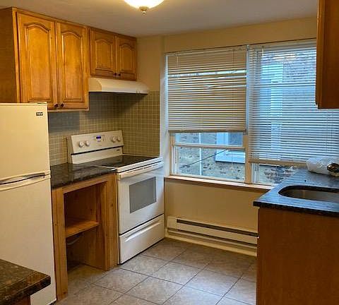 4th image of 1537 S Broad St #3R