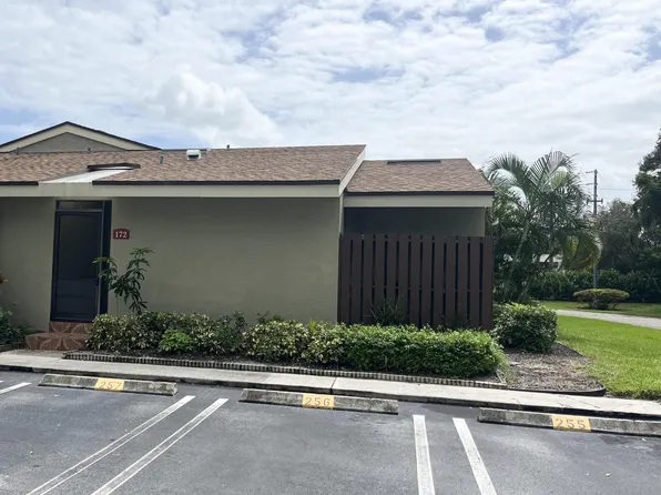 172 Meadows Drive, Boynton Beach, FL 33436