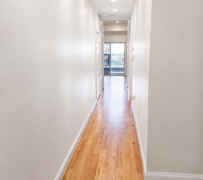 1st image of 405 P St NW #2