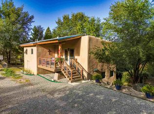 128 Las Cruces Rd, Taos, NM 87571