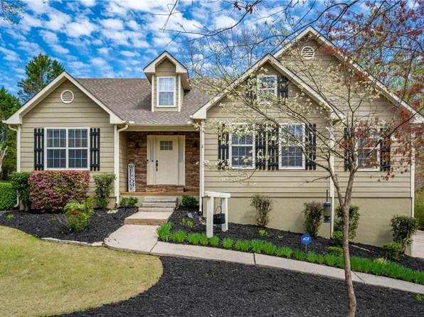 7015 Crossview Dr, Cumming, GA 30041