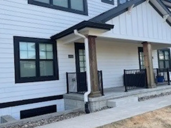 1436 S Kings Grove Ave, West Des Moines, IA 50266