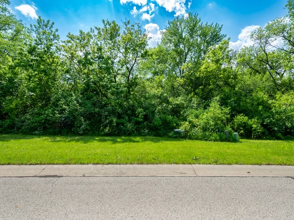 7377 English Oak Ln #30, Spring Grove, IL 60081