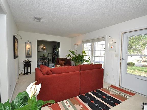 3rd image of 2299 Macby Dr