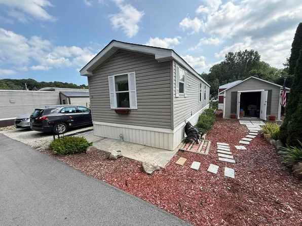 8481 S 5th Ave, Oak Creek, WI 53154