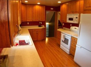 2264 Overlook Dr, Bloomington, MN 55431