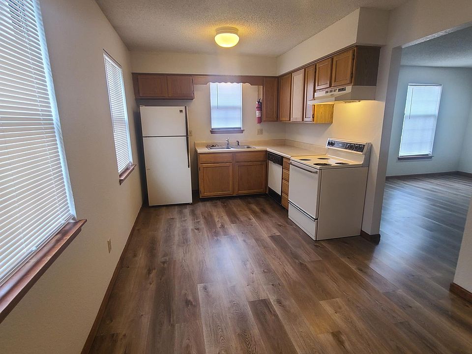 130 NW Vesper St APT C, Blue Springs, MO 64014 Zillow