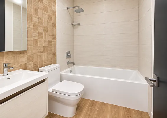 Bathroom, photo 1