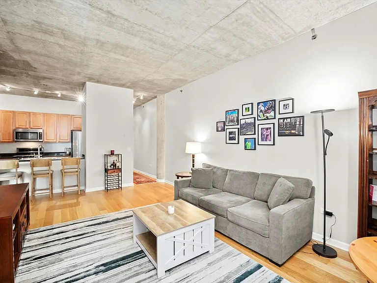 125 E 13th St #515 — Photo 2