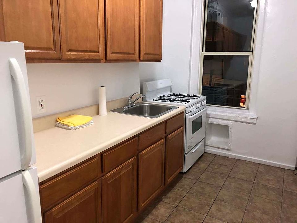 1st image of 261 Seaman Ave #E3