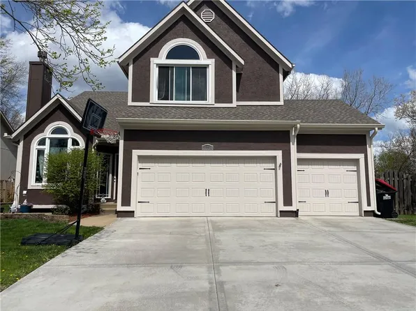 21718 W 54th St, Shawnee, KS 66226