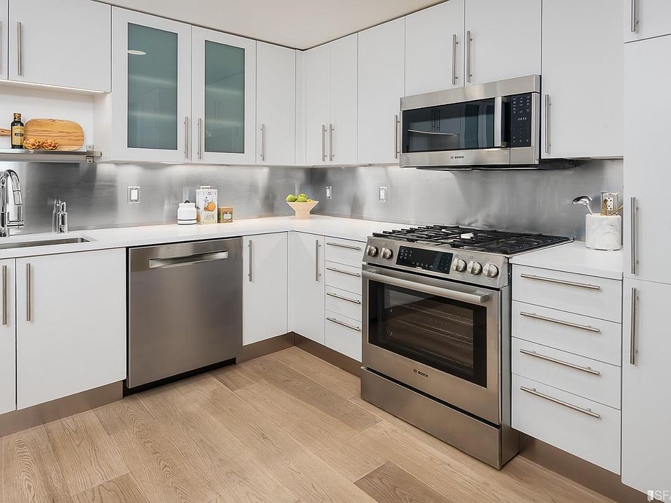 1st image of 200 Brannan St APT 324