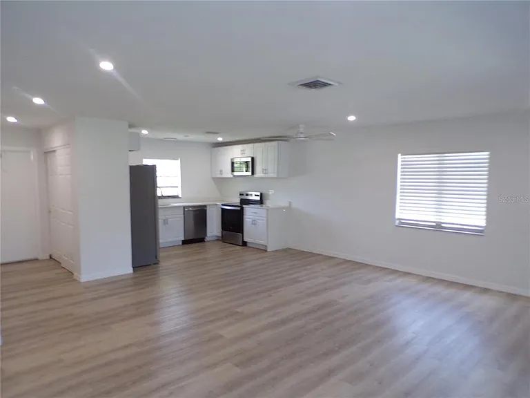 421 Orchid Dr — Photo 8