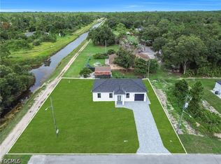 1800 Hibiscus Ave, Lehigh Acres, FL 33972