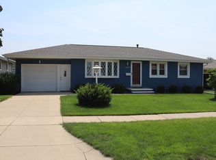 7 25th Ave SW, Cedar Rapids, IA 52404
