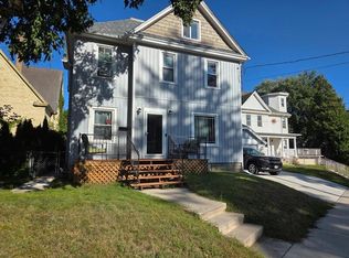 631 N Water St, Manitowoc, WI 54220