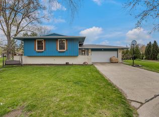 3 Clover Leaf Ct, Savoy, IL