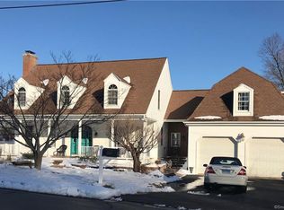 17 Robindale Dr, Berlin, CT 06037