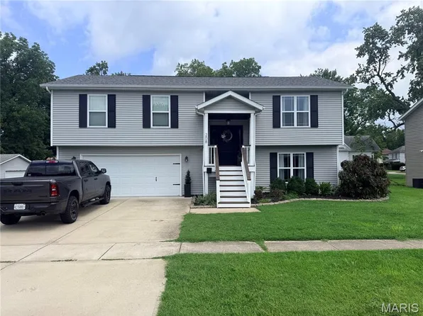 208 Fairview Ave, Collinsville, IL 62234