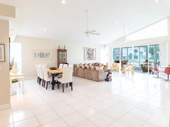 6400 Three Lakes Lane, Boynton Beach, FL 33437