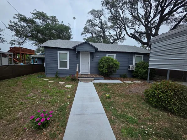 208 N 3rd St, Fulton, TX 78358