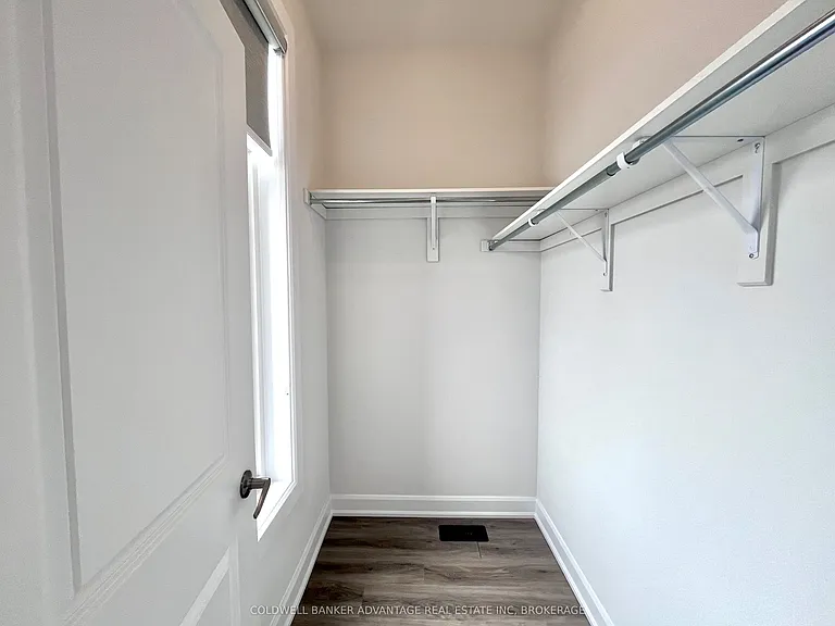 714 Daimler Pkwy — Photo 18