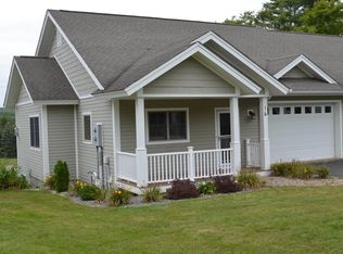 16 Stonehenge Cir, Northfield, NH 03276