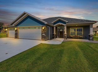 5845 Rivers Edge Dr, Saint Cloud, MN 56303