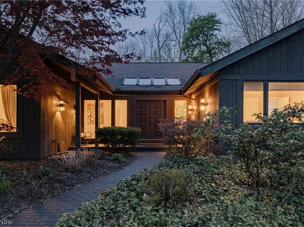 8 Louis Dr, Pepper Pike, OH 44124