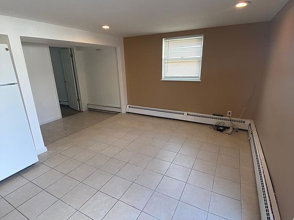 2nd image of 2524 New York Ave #1