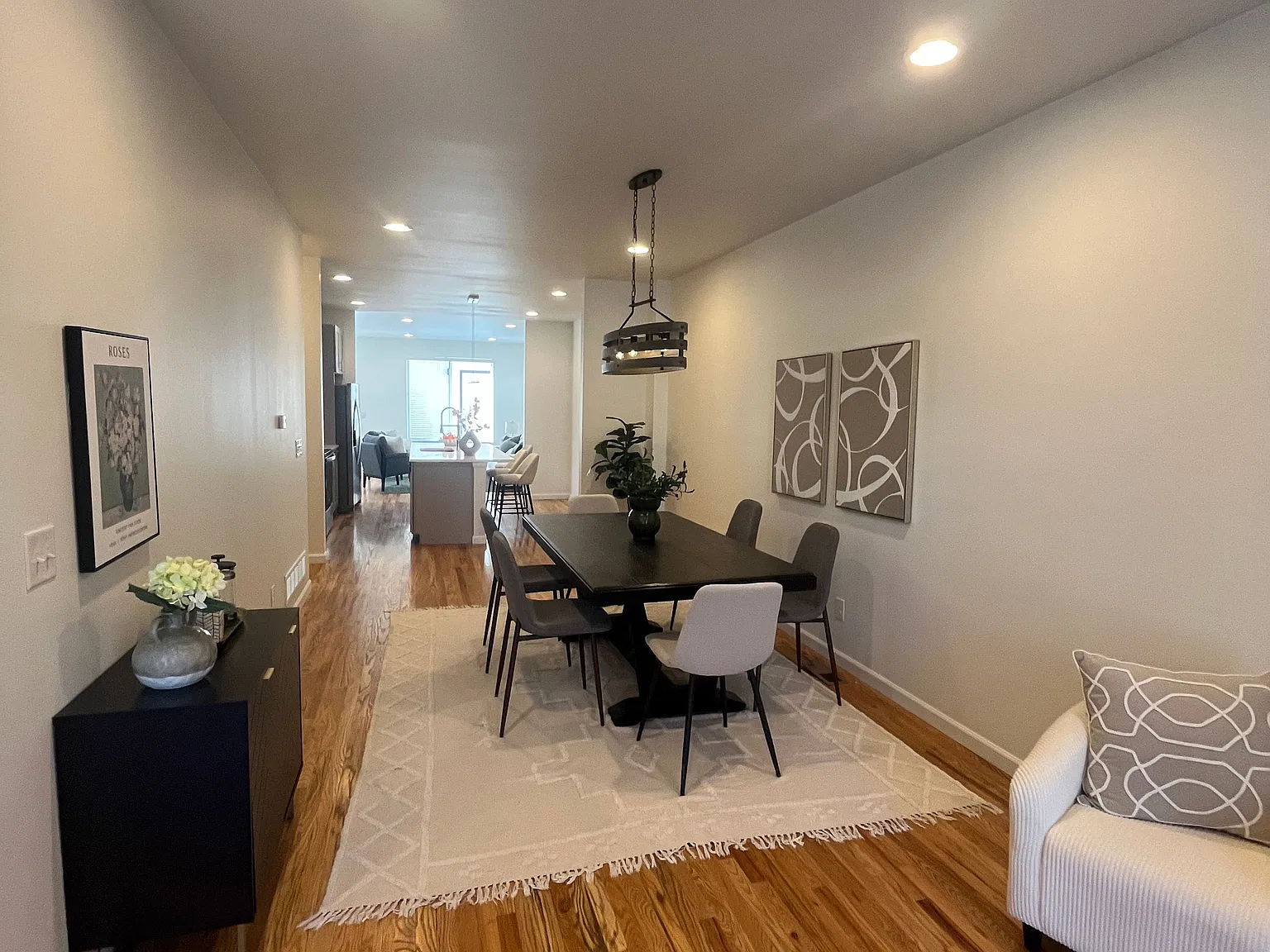 3 bed, 2.5 bath, 1936 sqft, $3,250 — Photo 3