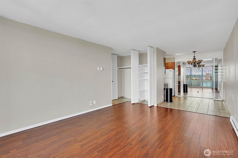 5th image of 4540 8th Avenue NE #1403