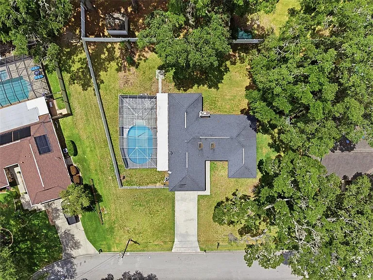 7050 NE State Road 121 — Photo 42