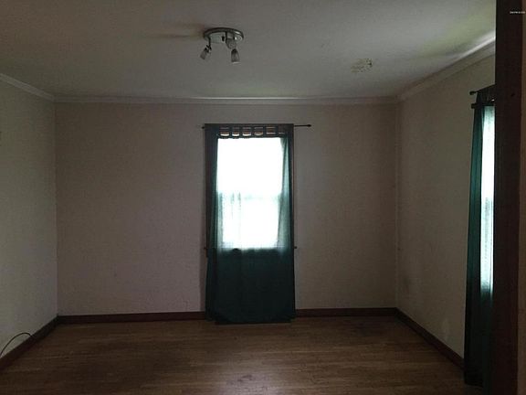 3rd image of 427 Parkside Ave NW