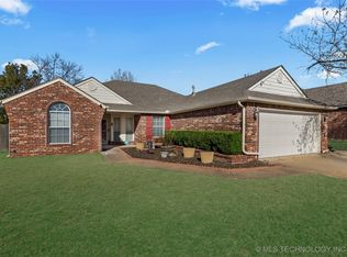 11824 N 107th East Pl, Collinsville, OK 74021