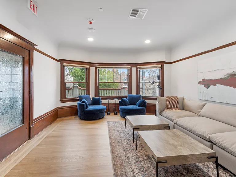 1022 G St #20 — Photo 12