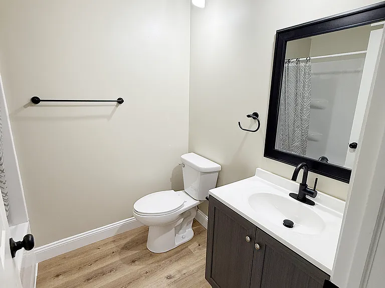 MASTER BEDROOM BATH