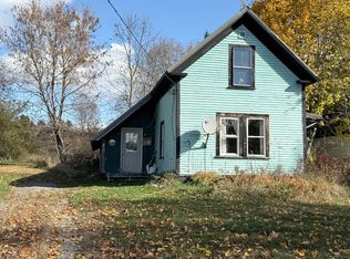 70 Main Rd, Medway, ME 04460