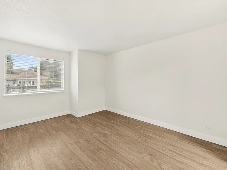 Oak Hill Apartments — Photo 29