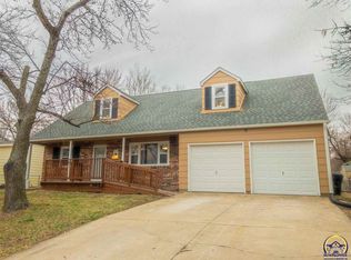 3329 SW James St, Topeka, KS 66614