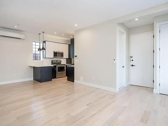 4th image of 609 Communipaw Ave #2LA