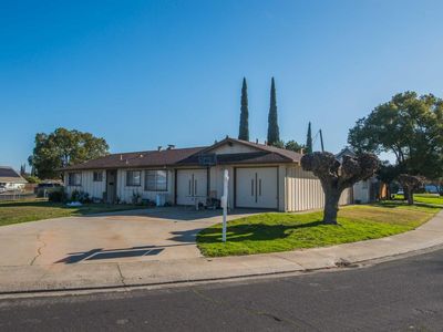 1112 Muir Ct, Manteca, CA, 95337