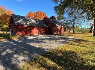 930 W Bloomfield Rd, Honeoye Falls, NY 14472