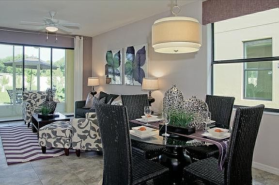 Breakfast Area & Family Room