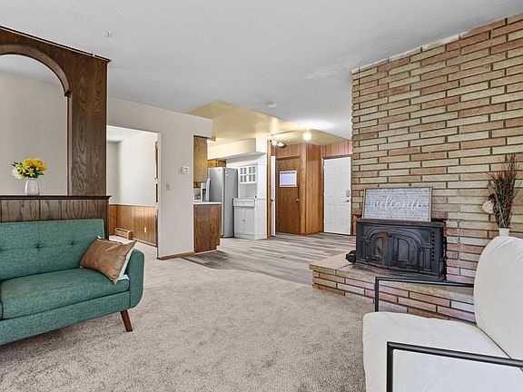 3rd image of 301 Shawn St SE