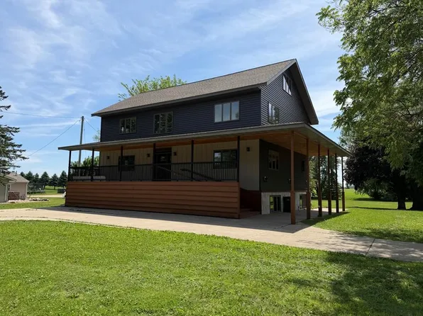 831 2nd St SW, Glenville, MN 56036