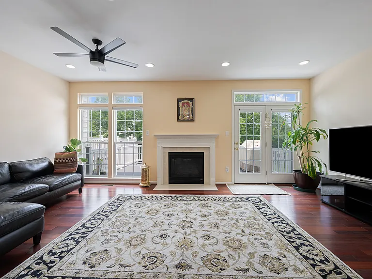10745 Hillingdon Rd — Photo 33