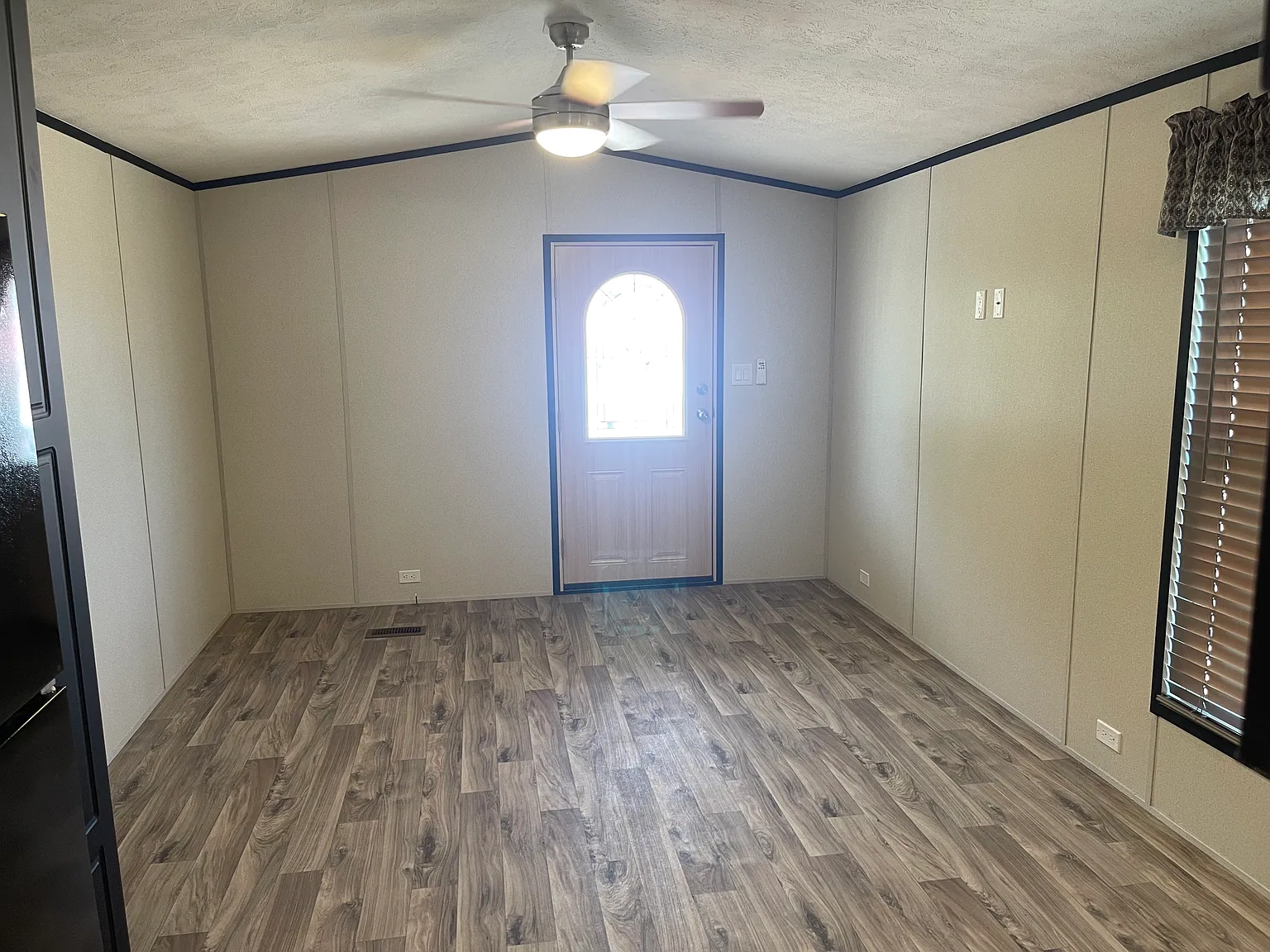 1 bed, $1,000 — Photo 3