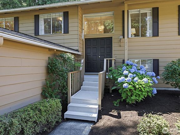 3rd image of 12217 NE 68th Place