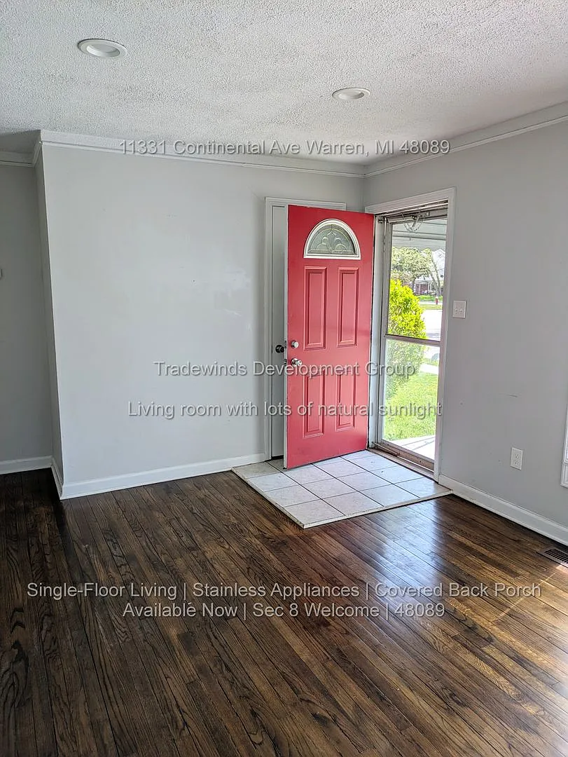 11331 Continental is a move-in ready, 2-bedroom, 1-bathroom brick ranch for rent in Warren (48089... — Photo 3